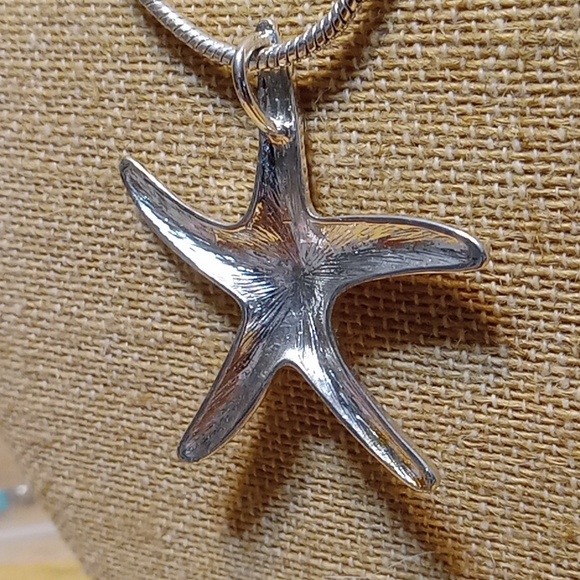 NEW Lucky You brand matching Starfish Earrings & Necklace silvertone. T1 - Picture 5 of 7